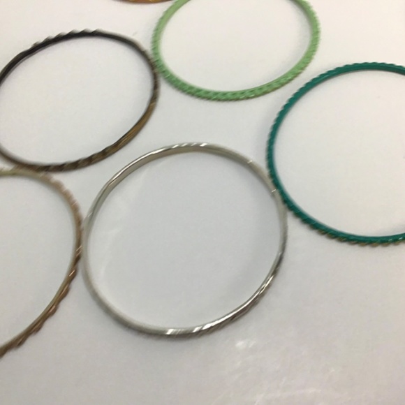VTG Assorted Metal Plastic Bangles Lovely 90s Set of Assorted Bangle Bracelets - Picture 8 of 9